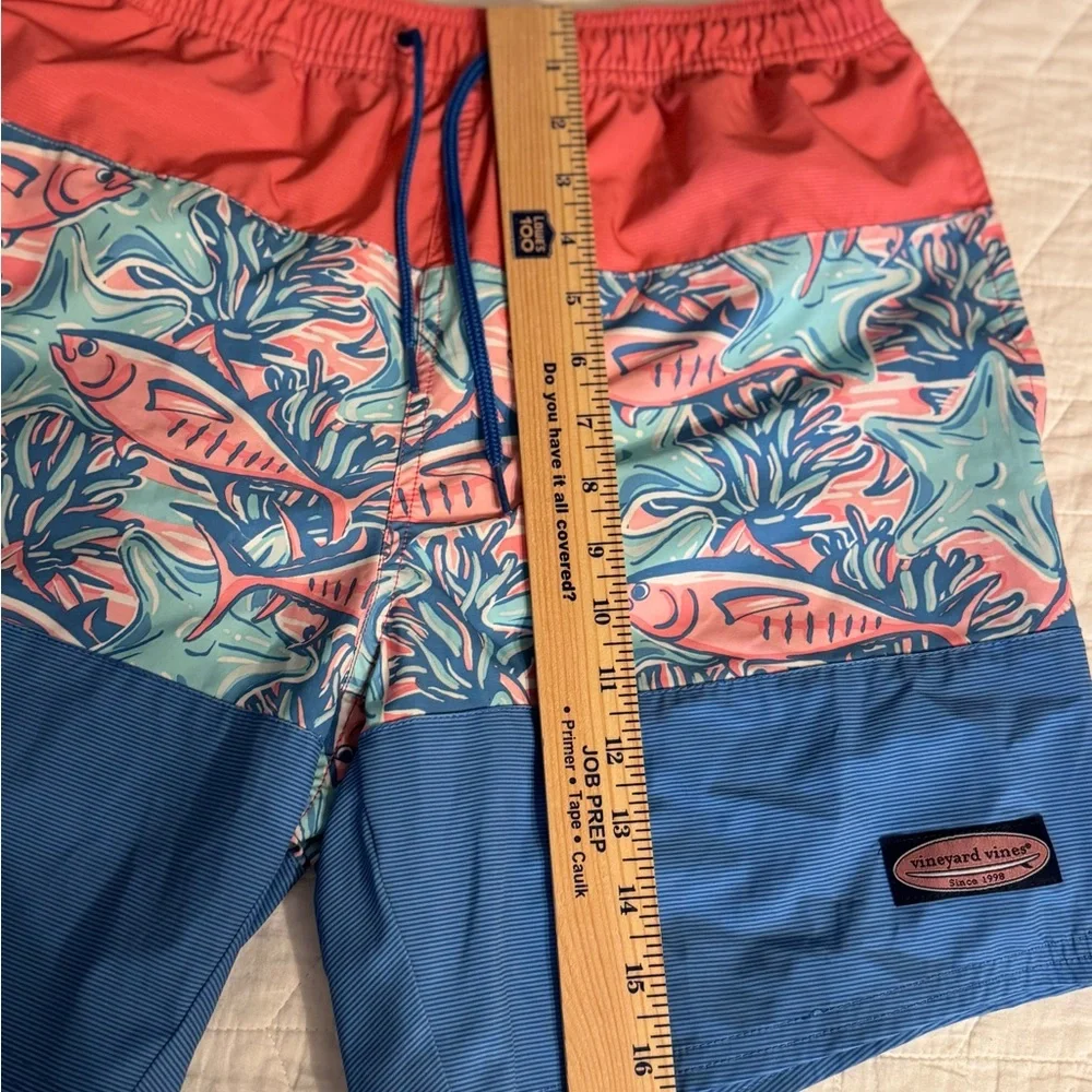 Vineyard vines‎ 7 inch printed swim trunks size small Brand new without tags